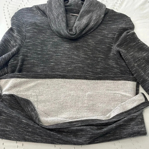 Chico’s women’s cowl neck tunic with front pockets Gray size 0 - Picture 6 of 8